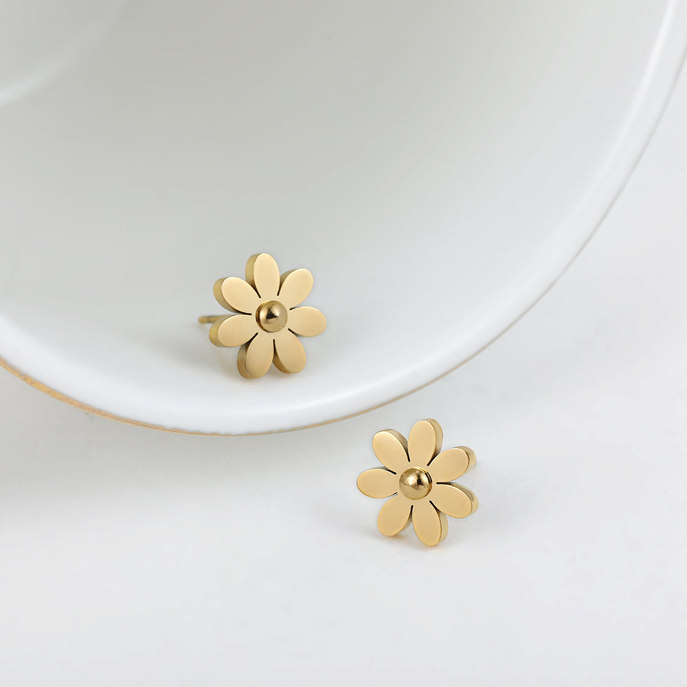 TT200063 Sajewell Titanium Steel 18K Gold Plated Mini Daisy Flower Stud Earrings