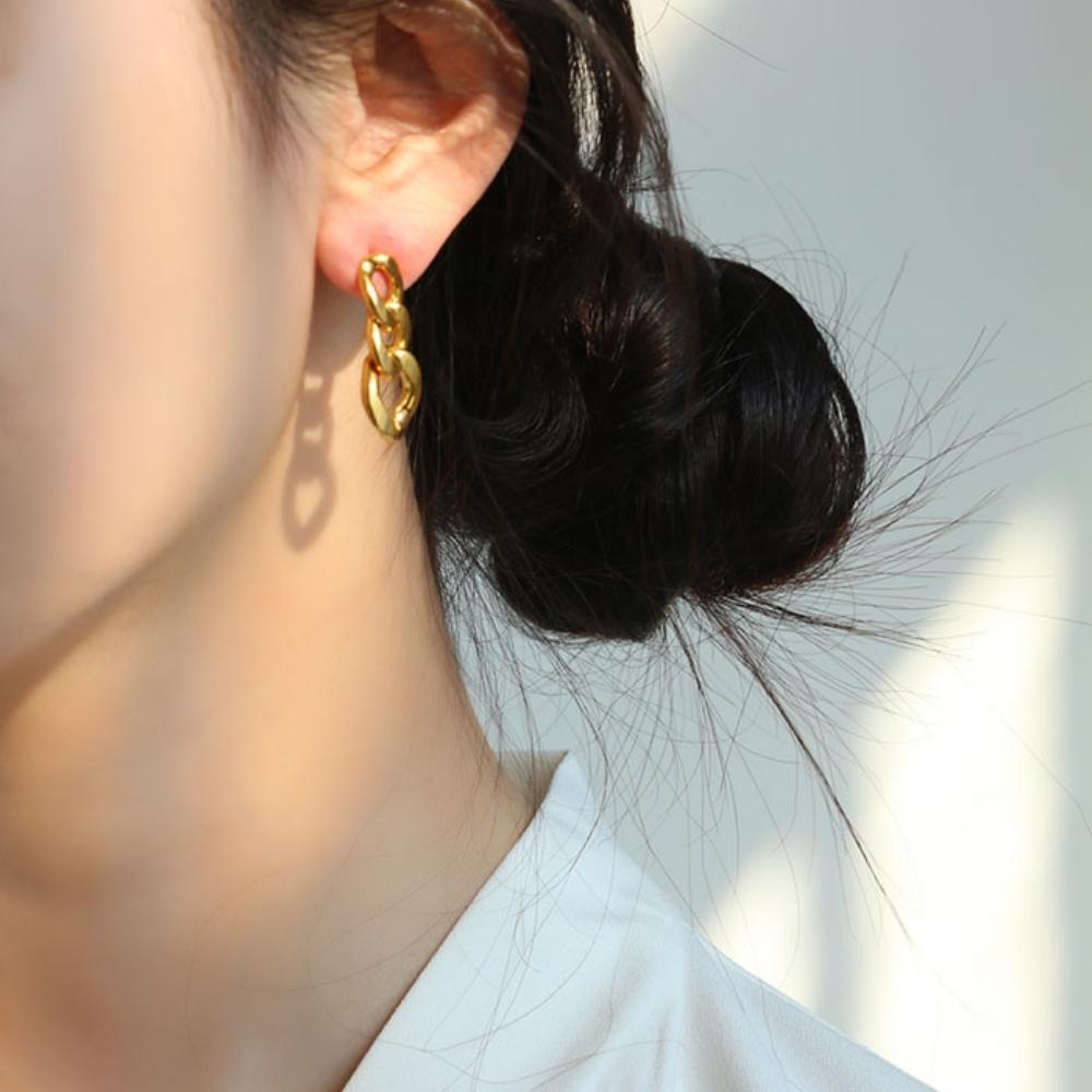 Glamorous Gold Women Fancy Rope Chain Drop Earring